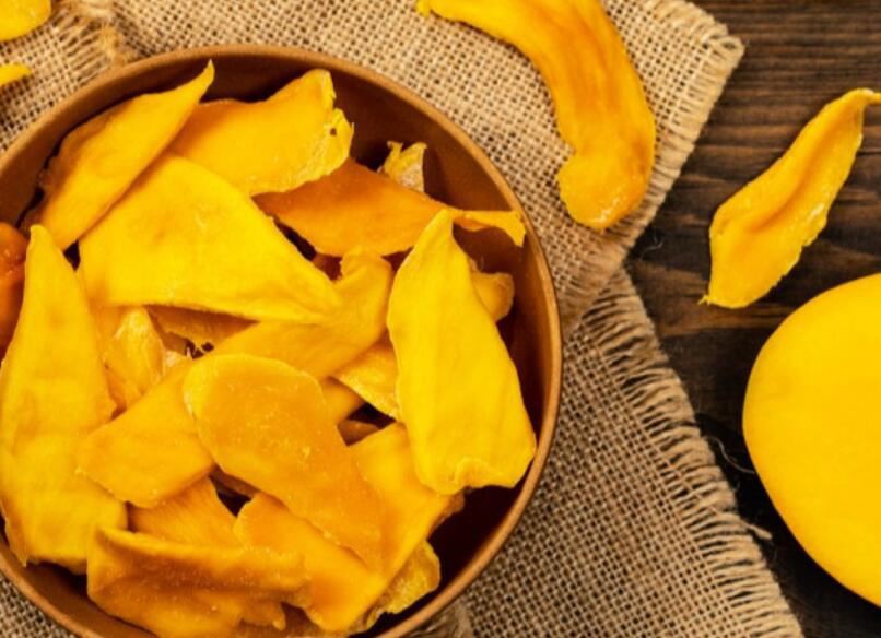 dried unsweetened mango slices.jpg