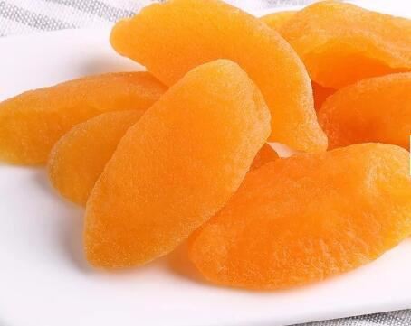 dried apricots whole-1.jpg