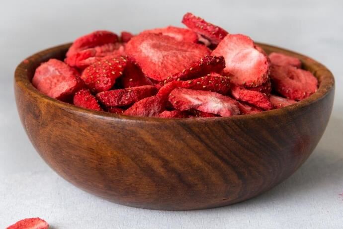 organic freeze dried strawberries bulk.jpg