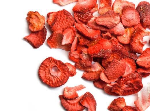 sliced freeze dried strawberries.jpg