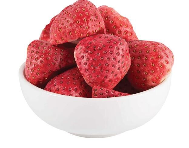 freeze dried strawberries organic.jpg